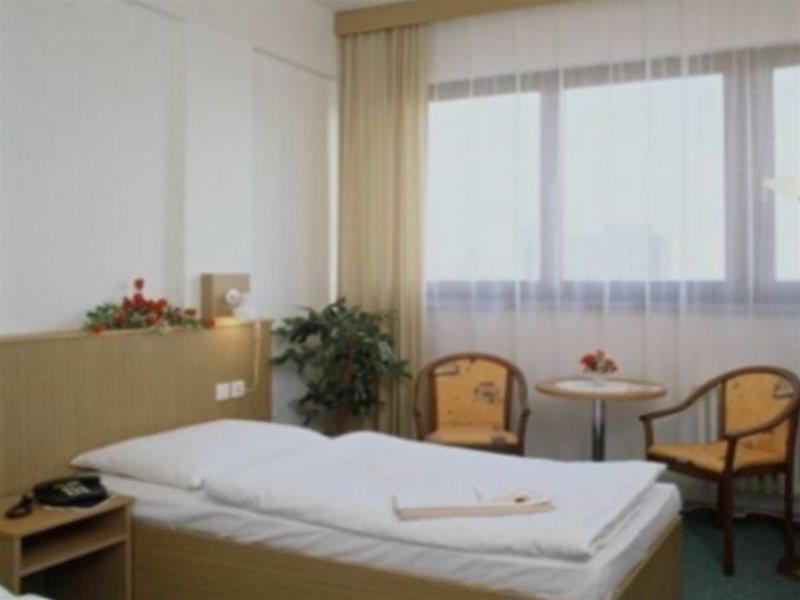 Legner Praha Libus Hotel Eksteriør billede